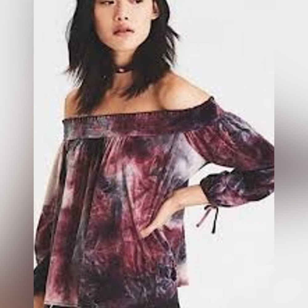 American Eagle Outfitters Over the Shoulder Velvet Crop Top Women's Size Small